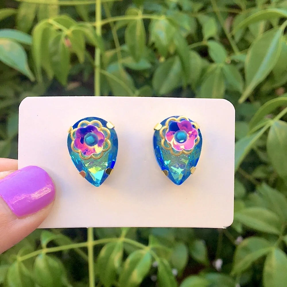 Light Sapphire Aurora Borealis +Iridescent Pink Flower Gold Pear Crystal Earring